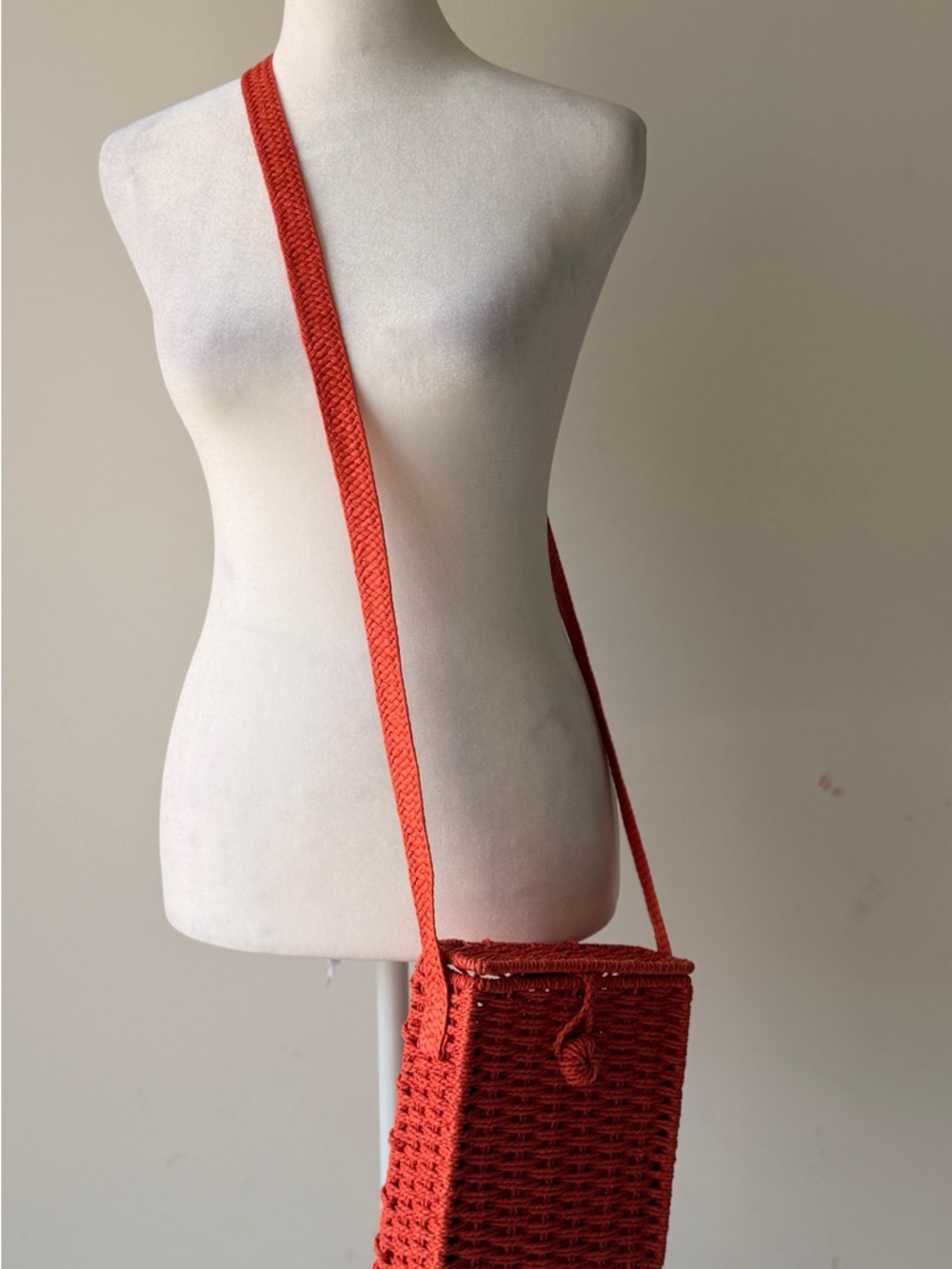 Handwoven Rust Crossbody Bag with Braided Knot Closure - Picture 2 of 5